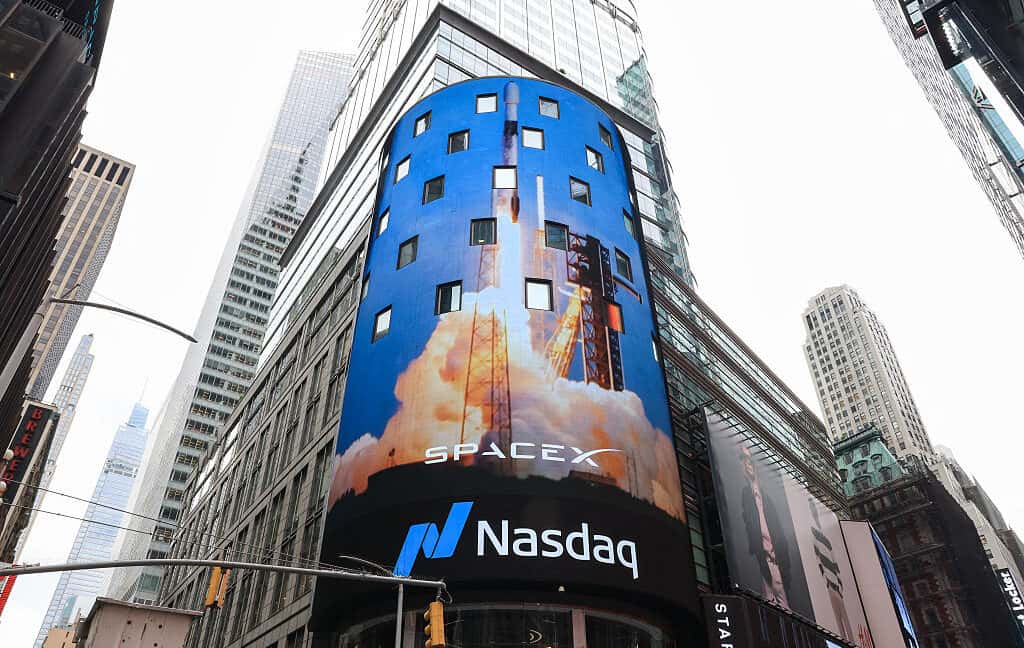 SpaceX Shares Slide Despite Nearly Doubled Quarterly Revenues in Debut Earnings Report