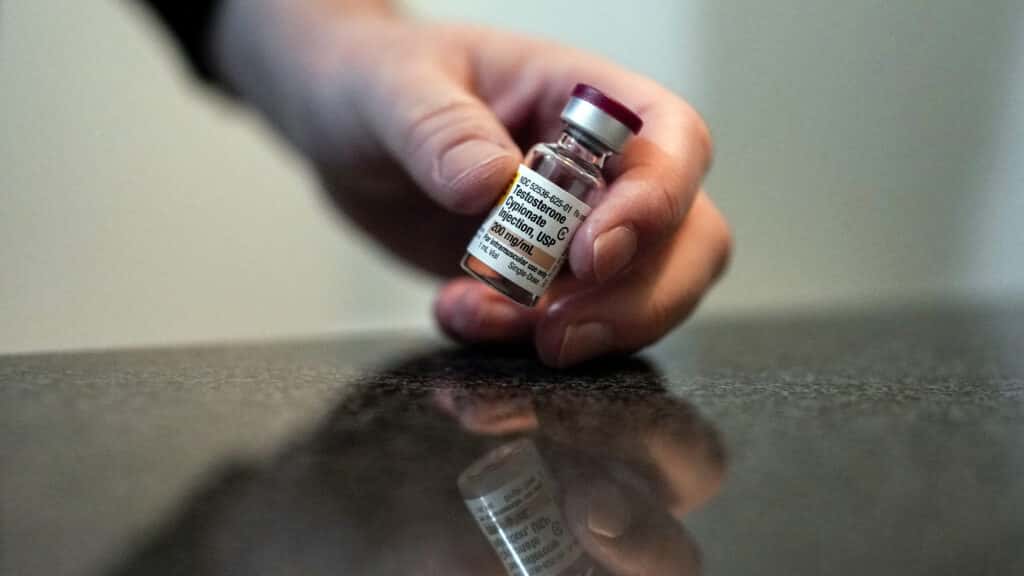 Decisiones legales contrastantes sobre la atención de afirmación de género
