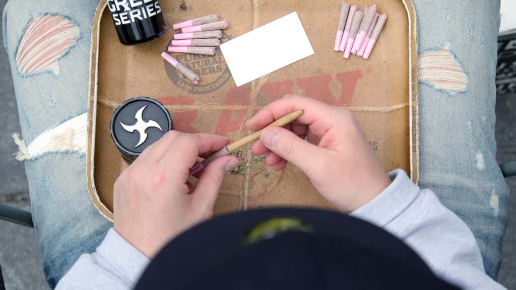 El Vapeo y el Cannabis Alcanzan Máximos Históricos Entre Adultos Jóvenes en 2025