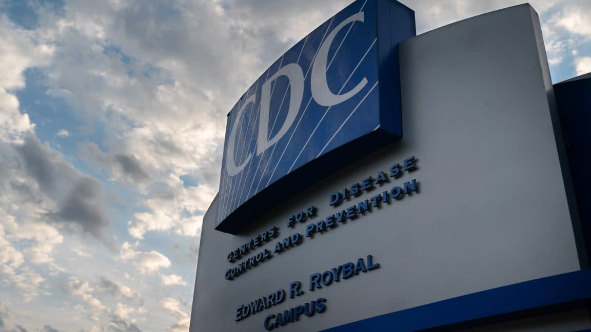 CDC, RFK Jr. tarafından sorgulanıp iki kızamık ölümünü bildirdi ve ardından sildi