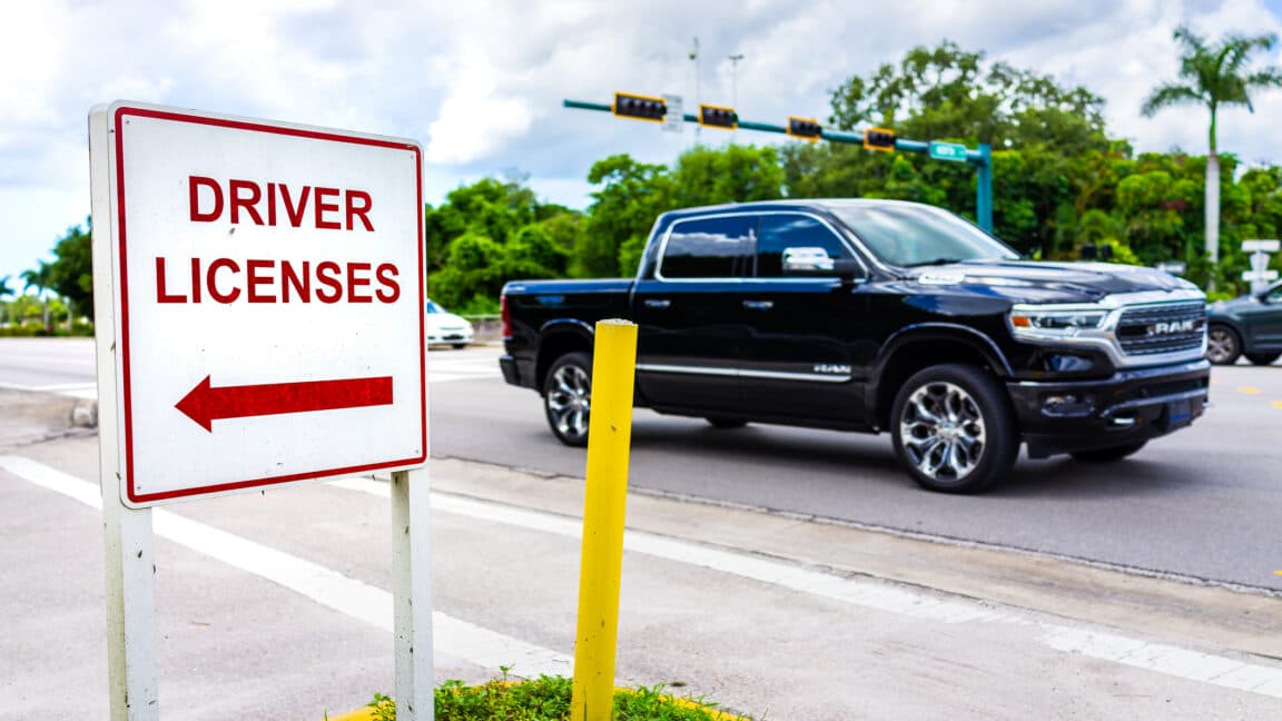 Brecha de Datos del DMV de Florida Afecta a Residentes Actuales y Anteriores