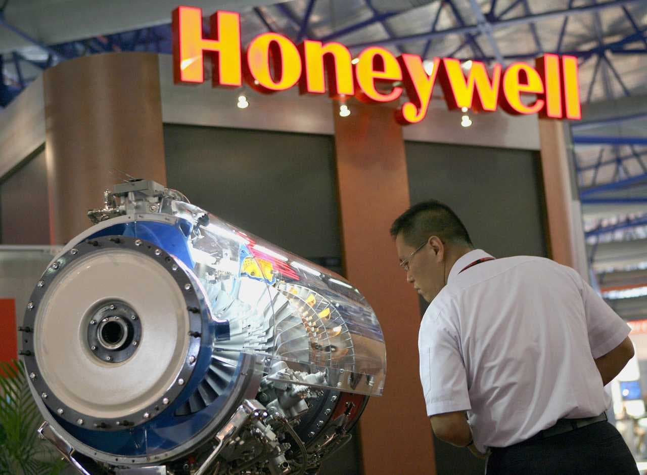 Honeywell Aerospace Faces Sharp Stock Selloff After Gloomy Guidance