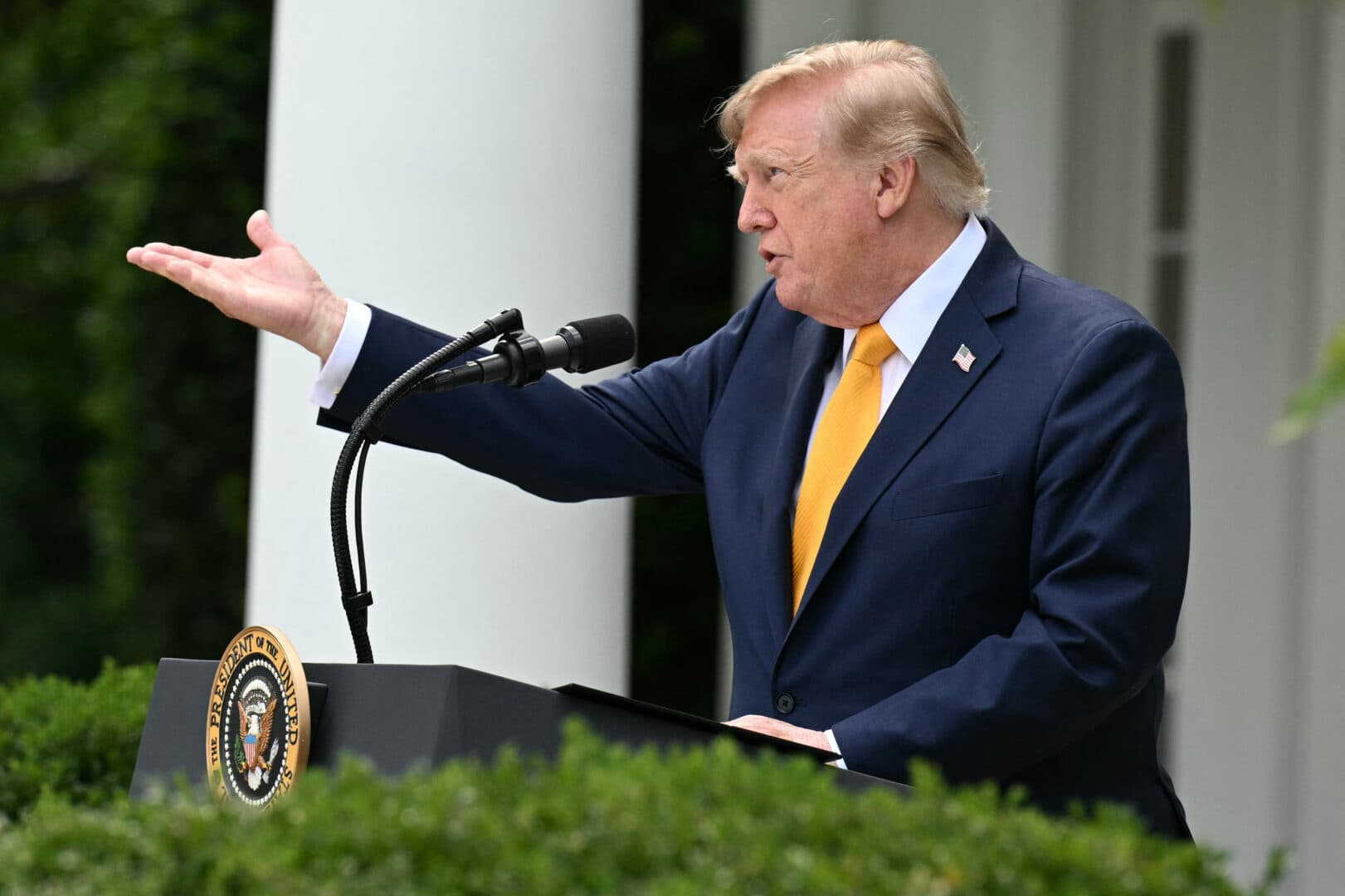 La Casa Blanca Presiona a la Corte Suprema sobre Restricciones al Voto por Correo Conforme se Acercan las Elecciones de Mitad de Período