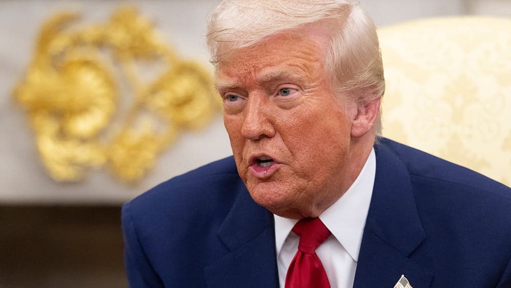 Dow Jones Vadeli İşlemleri Yükselirken Petrol Fiyatları Düşüyor, Trump İran Politikasını Değiştiriyor; Büyük Kazanç Raporları Bekleniyor