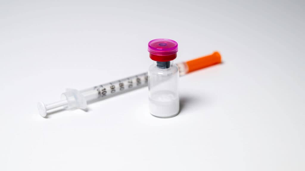 Legisladores bipartidistas instan a la FDA a cerrar vacío legal en importación de péptidos utilizados para fármaco falsificado contra la obesidad