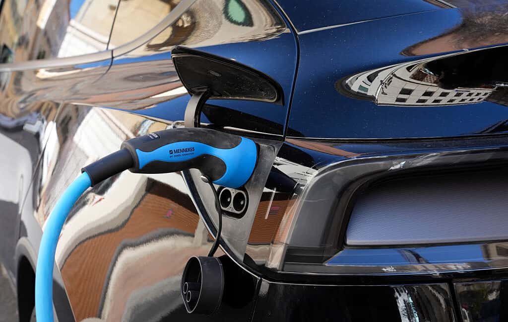 Estudio revela que las baterías de vehículos eléctricos conservan el 90% de capacidad tras 150,000 km