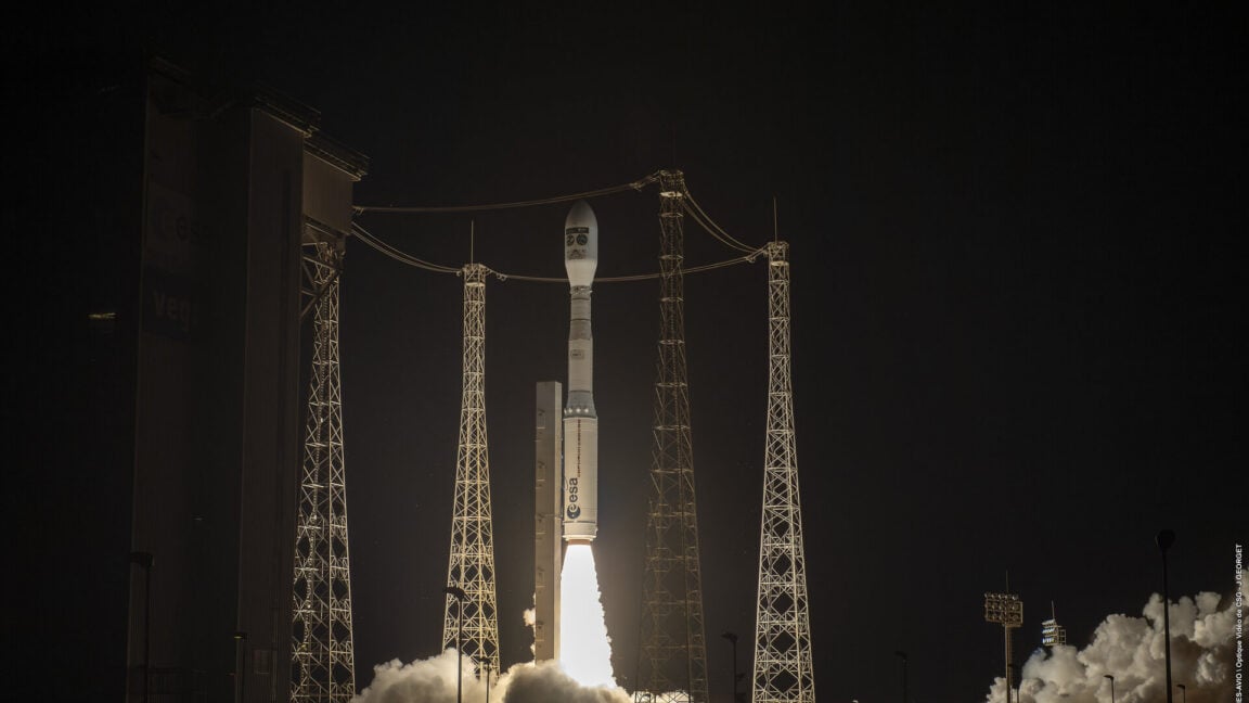 SpaceX se prepara para una prueba importante de Starship mientras China busca tecnología del motor Raptor 3