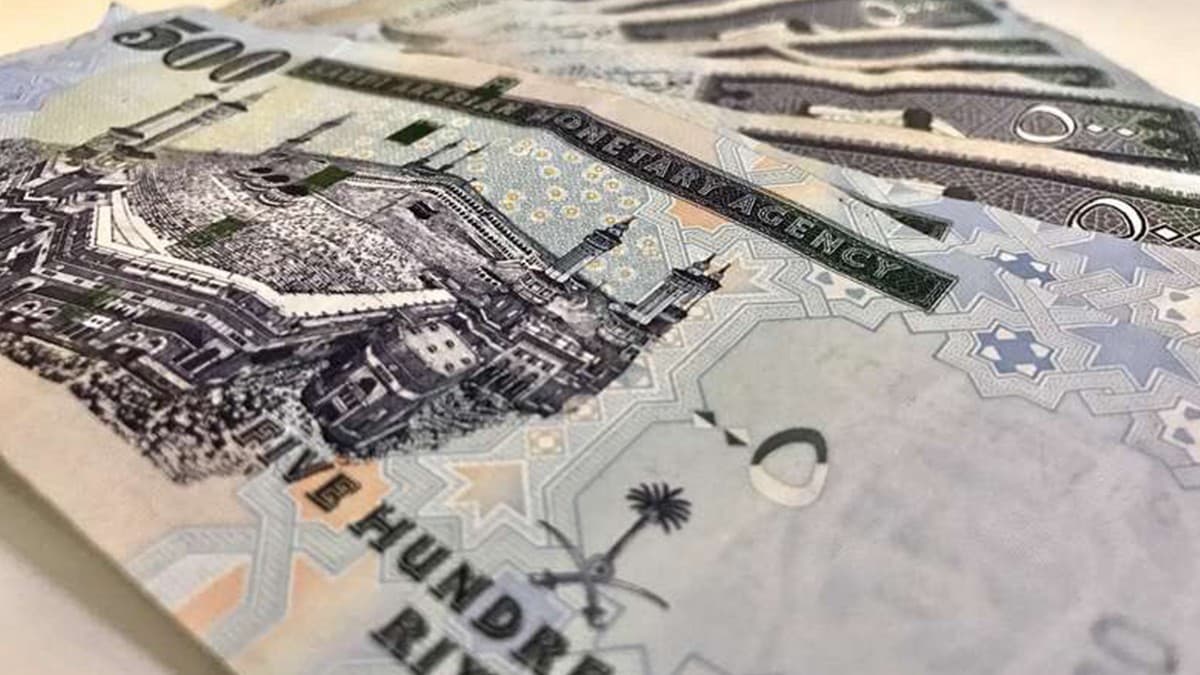 War Sends Saudi Oil Output Down and Revenue Up