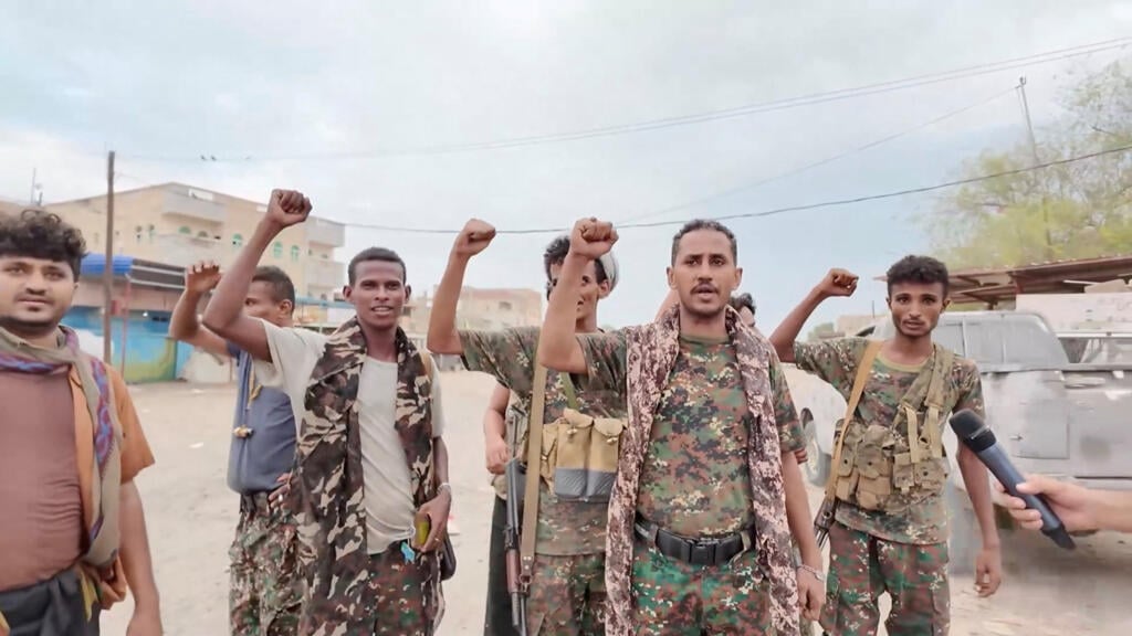 Yemen Cumhurbaşkanı Husiler Karşı Seferberlik Çağrısı Yaparken Af Sunuyor