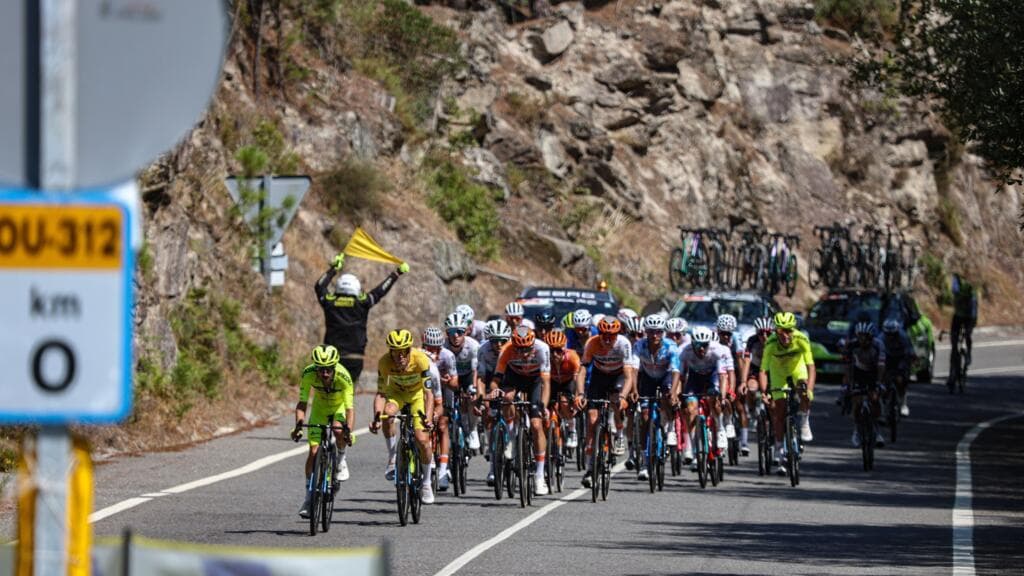 19-year-old British cyclist Finlay Tarling dies in Tour of Portugal accident