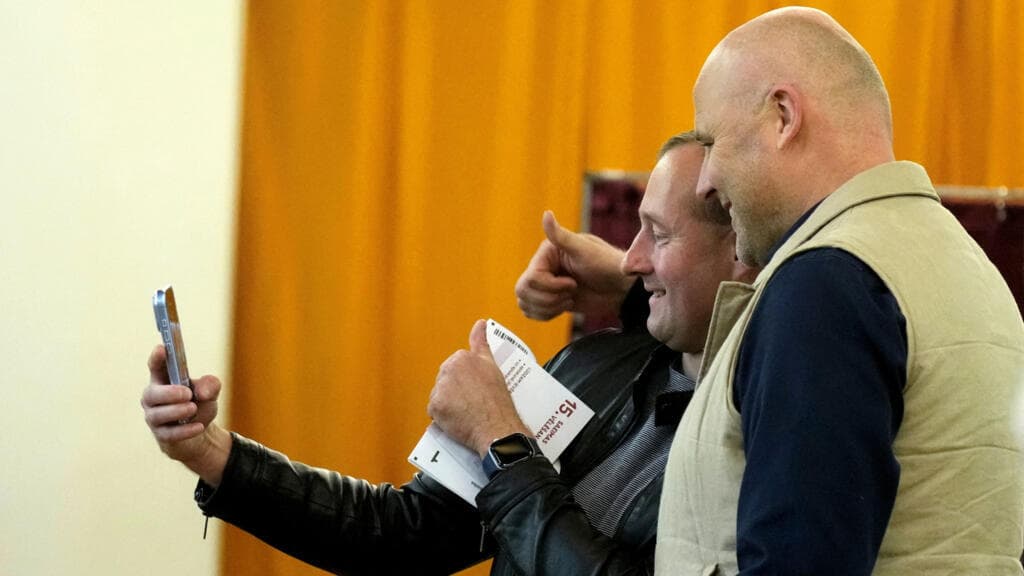 Letonya'nın pro-Ukrayna başbakanının partisi parlamenter seçimlerde geniş farkla kazandı, ancak koalisyon ortakları kayıplarla karşı karşıya