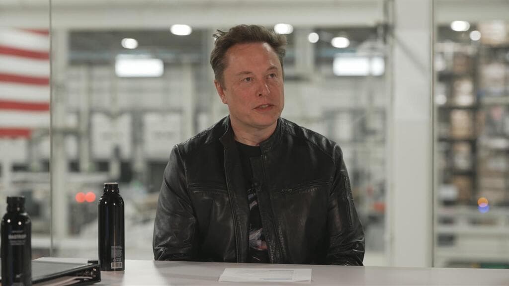 Musk Explora una Posible Fusión entre SpaceX y Tesla
