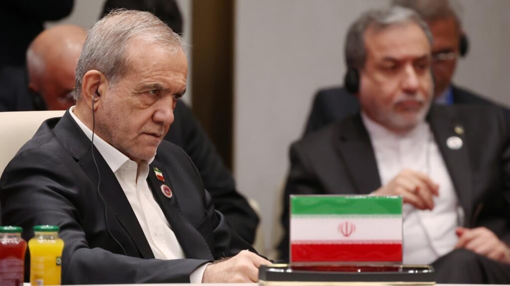El Presidente de Irán dice que EE.UU. debe elegir terminar el conflicto