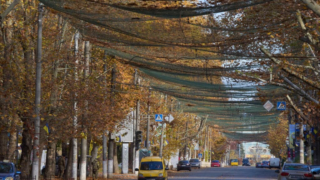 Kherson governor urges evacuation as Russian strikes damage heating infrastructure