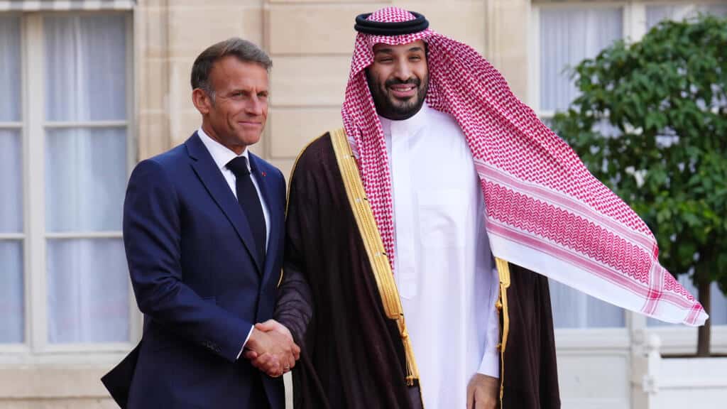 Saudi Arabia to Invest €6 Billion in Three Theme Parks Near Paris