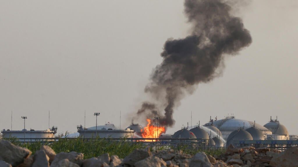 Houthis claim strike on Aramco facilities, threaten further attacks on Saudi oil and airports