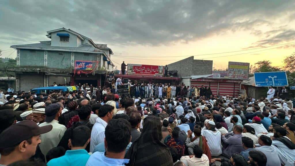 Protests persist in Pakistan-administered Kashmir amid internet blackout and media restrictions