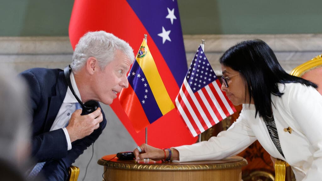 US Oversees Signing of Multibillion-Dollar Energy Deals Between Venezuela, Chevron, ENI, and GE Vernova
