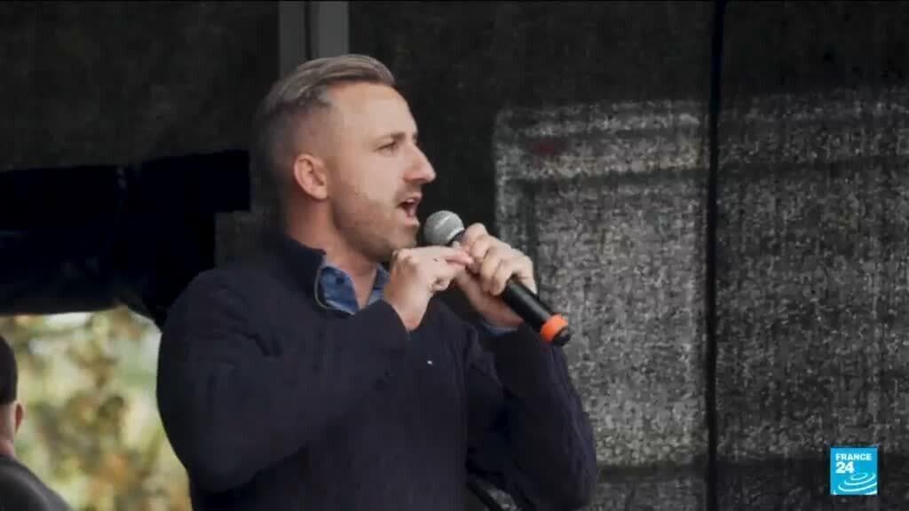 Aşırı sağcı AfD, Almanya'nın doğusundaki bölgesel seçimlerde öncü konumdadır