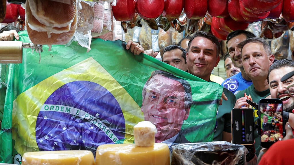Flavio Bolsonaro to Face Lula in Brazil's Presidential First Round