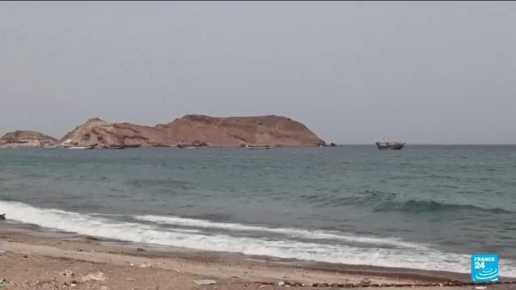 Husiler Bab el-Mandeb yakınlarında stratejik konumları ele geçirirken Suudi Arabistan drone saldırısı sonrası petrol boru hattını durdurdu