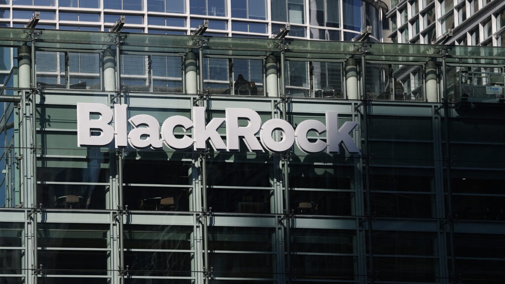 BlackRock adquirirá una participación mayoritaria en las clínicas CenterWell de Humana por $2.8 mil millones
